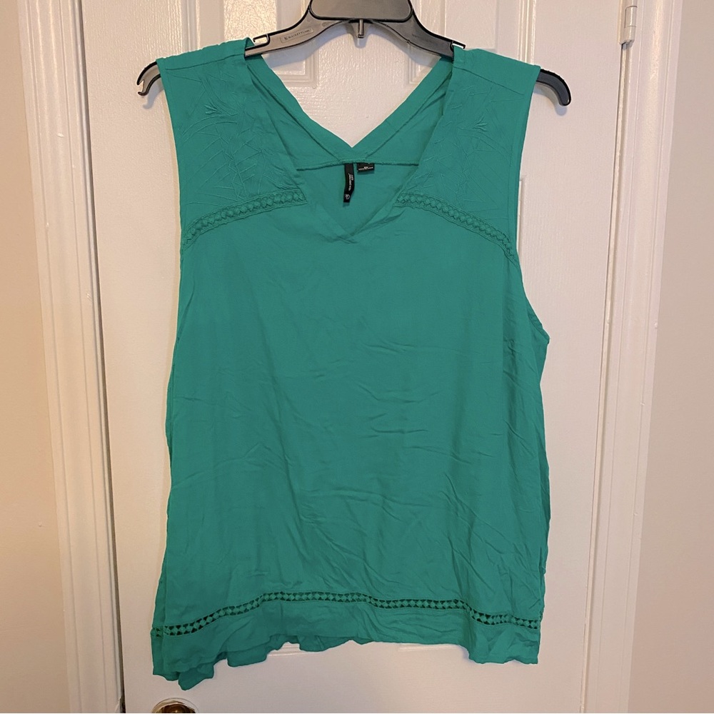 New Directions 2X tank top